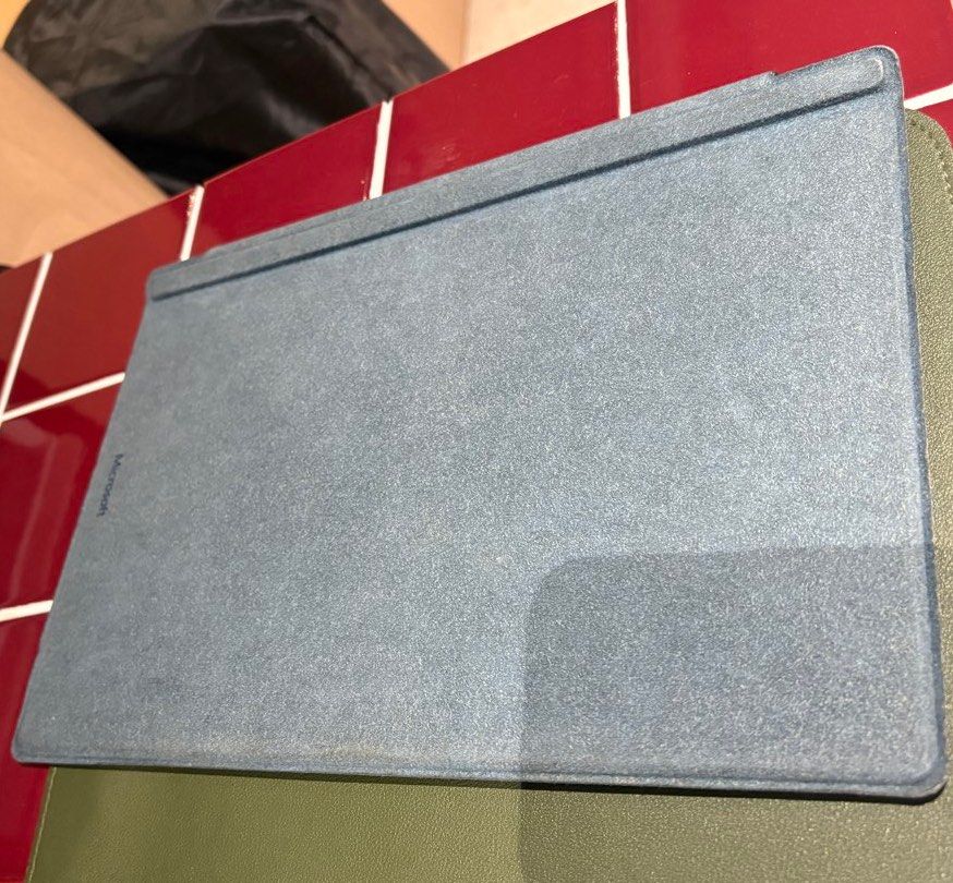 Microsoft Surface pro keyboard439669705566464001