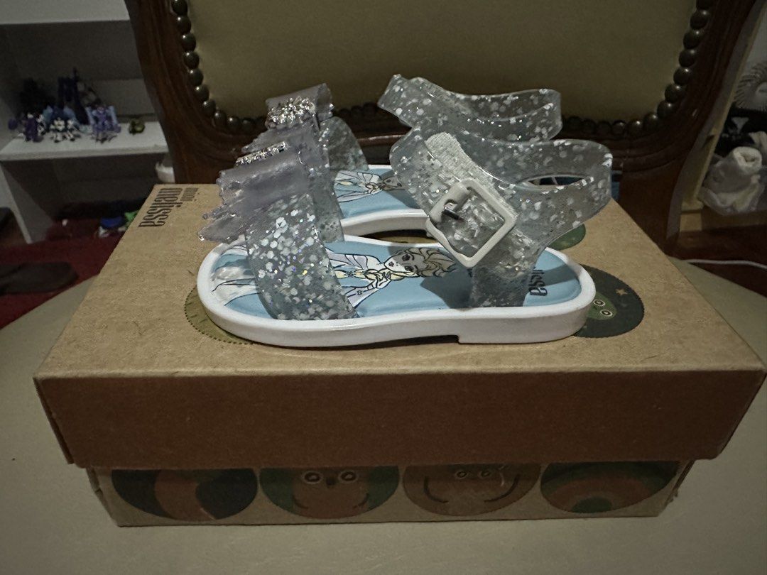 Mini Melissa for kids (Category: Babies & Kids Fashion) located in Antipolo. Submitted by capizexport (Listing ID 1434934728, Image 2). Description: Mini Melissa Brand new Price 700 pesos Size 5 USA kids With box .
