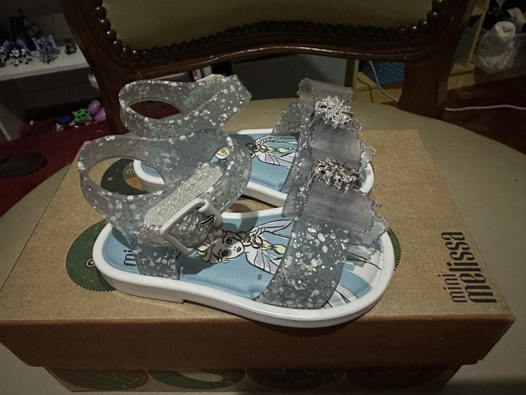 Mini Melissa for kids (Category: Babies & Kids Fashion) located in Antipolo. Submitted by capizexport (Listing ID 1434934728, Image 3). Description: Mini Melissa Brand new Price 700 pesos Size 5 USA kids With box .