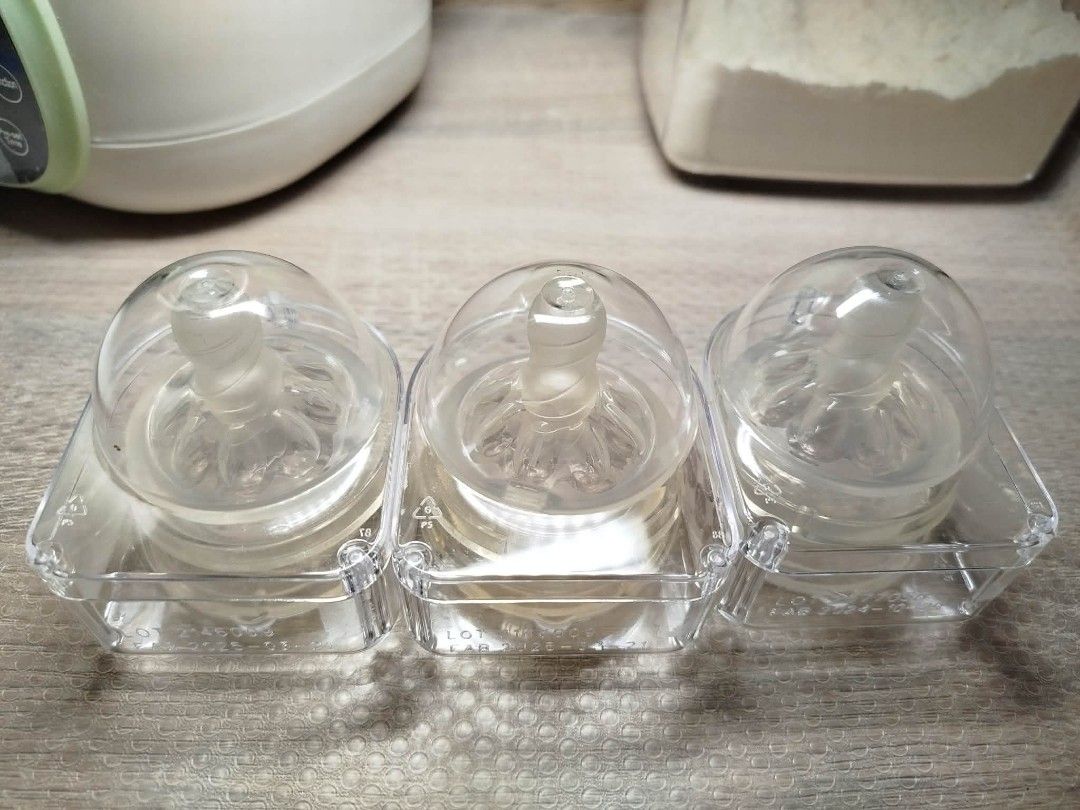 No. 2 Avent Natural Response Teat (Category: Breastfeeding & Bottle Feeding) located in Manila. Submitted by beblips (Listing ID 1434958620, Image 2). Description: Selling Price per piece - 100/1pc.