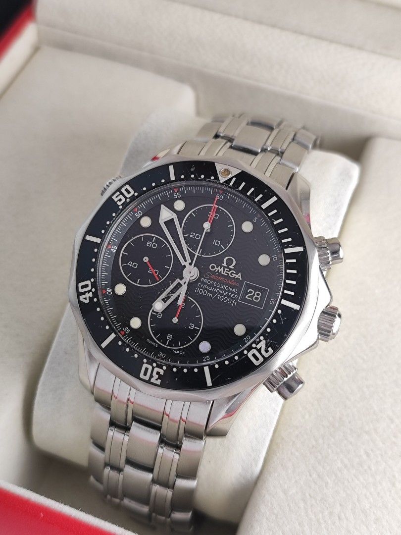 Omega Seamaster Chronograph 41mm (Category: Men's Watches) located in San Juan City. Submitted by MW_888 (Listing ID 1434852777, Image 1). Description: Omega Seamaster Chronograph 41mm Black dial Automatic Ref 213.3042 8.7/10 condition Inclusions: watch, original steel bracelet fit to approx 7.8" wrist and watch case *photo reference on 6.5" wrist *no lume on 5 o'clock; easy to apply lume 160k.