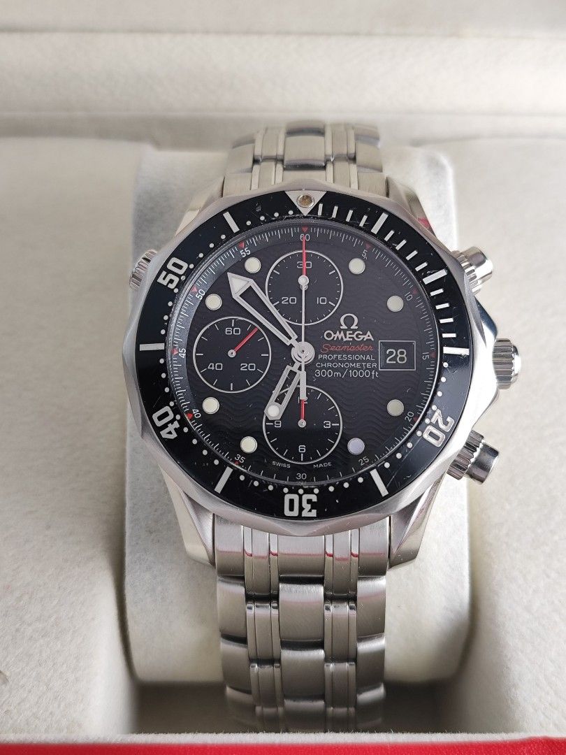 Omega Seamaster Chronograph 41mm (Category: Men's Watches) located in San Juan City. Submitted by MW_888 (Listing ID 1434852777, Image 2). Description: Omega Seamaster Chronograph 41mm Black dial Automatic Ref 213.3042 8.7/10 condition Inclusions: watch, original steel bracelet fit to approx 7.8" wrist and watch case *photo reference on 6.5" wrist *no lume on 5 o'clock; easy to apply lume 160k.
