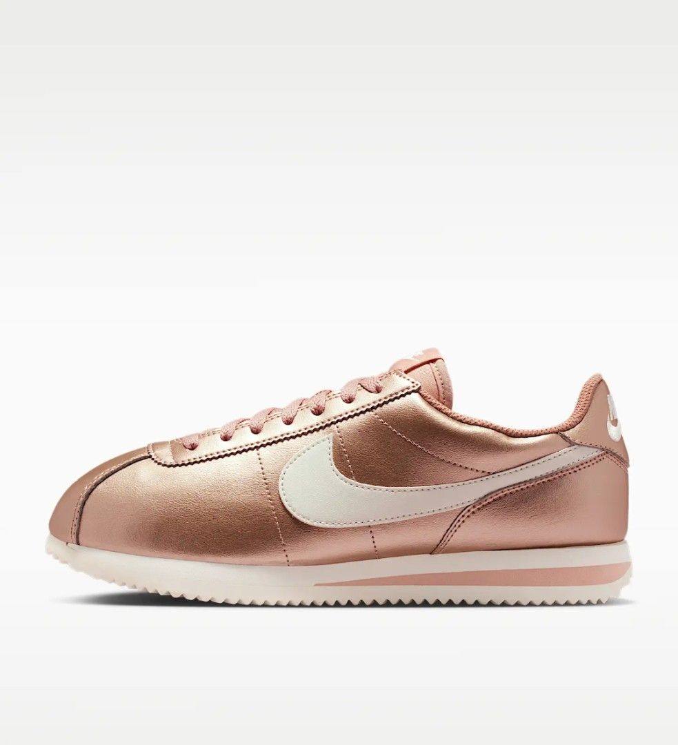 Original Nike Cortez Rose Gold (Category: Sneakers) located in Quezon City. Submitted by baklita (Listing ID 1434913674, Image 2). Description: - Nike Cortez sneakers in rose gold - Iconic white Nike swoosh - Comes with original box - White soles with zig-zag pattern - Rose gold laces and inner lining - Classic and stylish design.