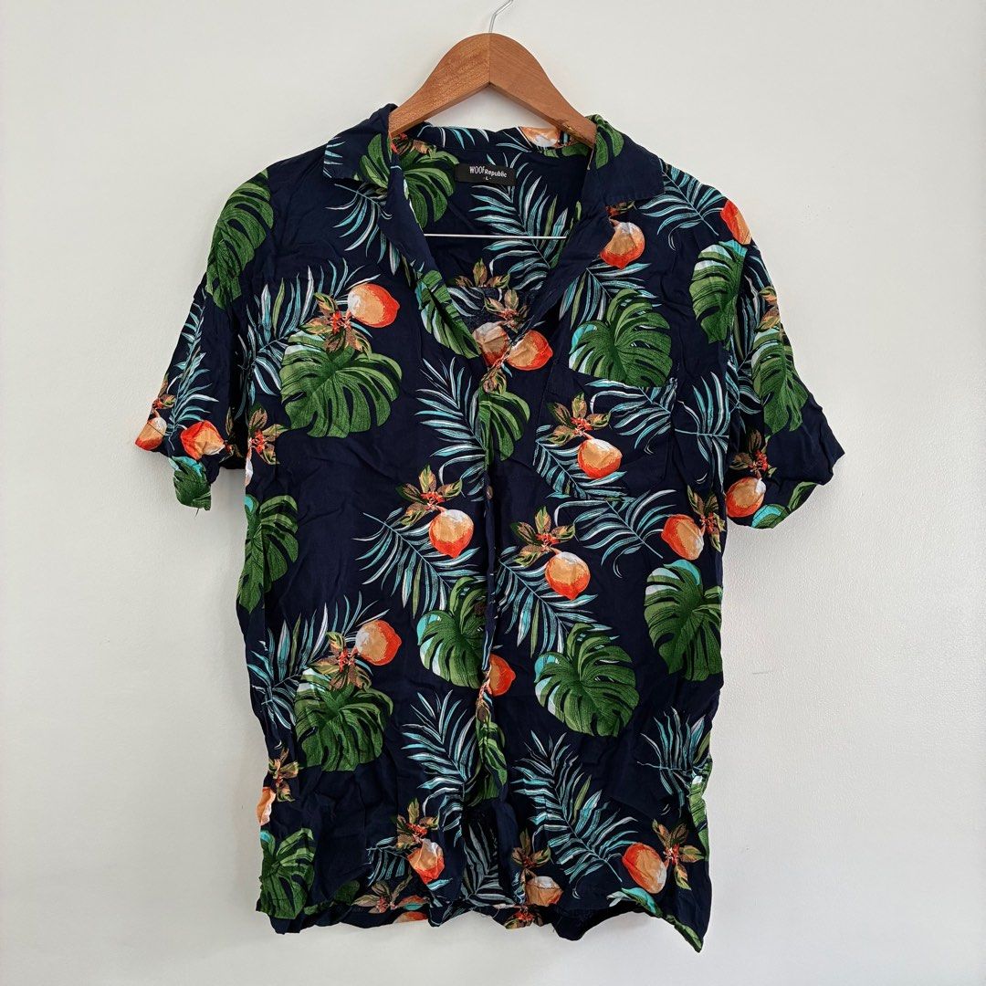 Palm Leaves Print Beach Polo (Category: Tshirts & Polo Shirts ) located in Manila. Submitted by sellingmystufffff (Listing ID 1434814386, Image 1). Description: Can fit small to medium frame Actual photos posted.