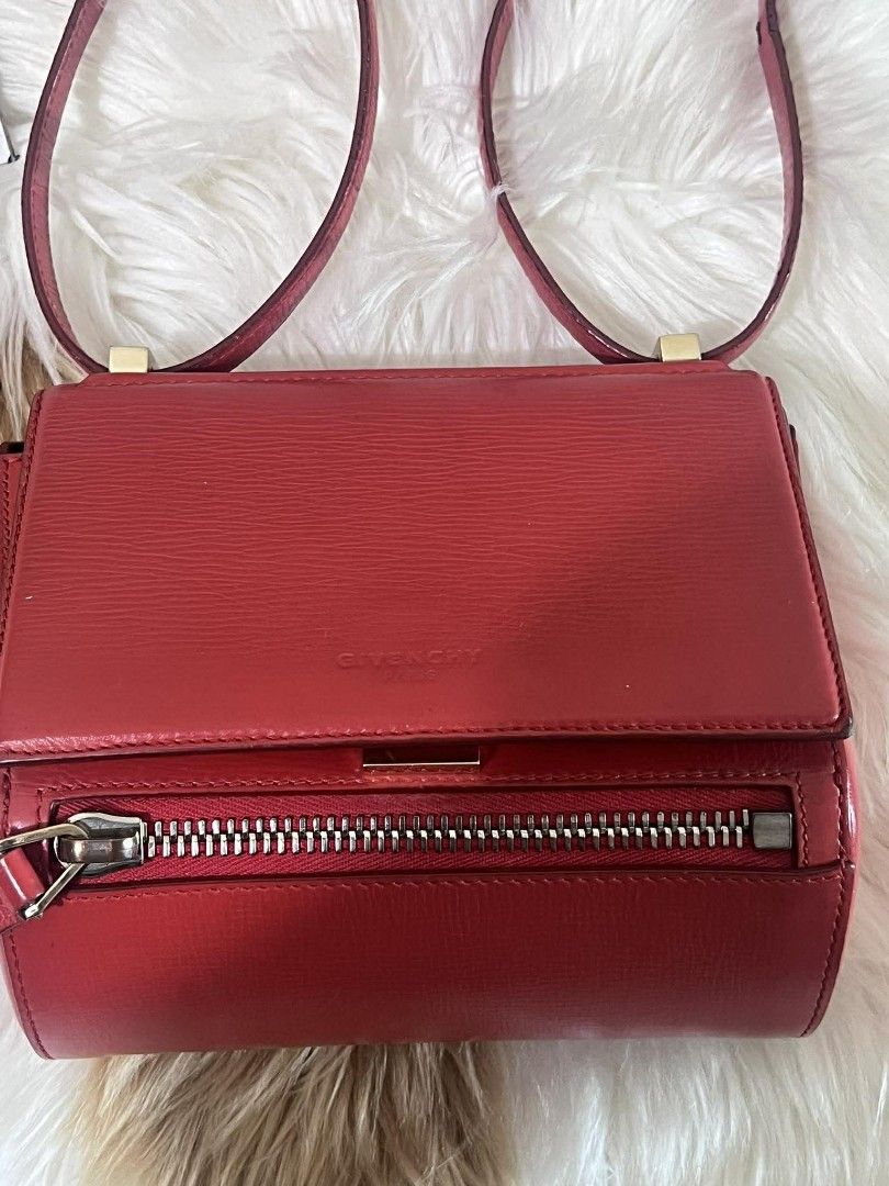 Pandora Givenchy (Category: Luxury Bags & Wallets) located in Taguig. Submitted by besterwin (Listing ID 1434907695, Image 2). Description: .
