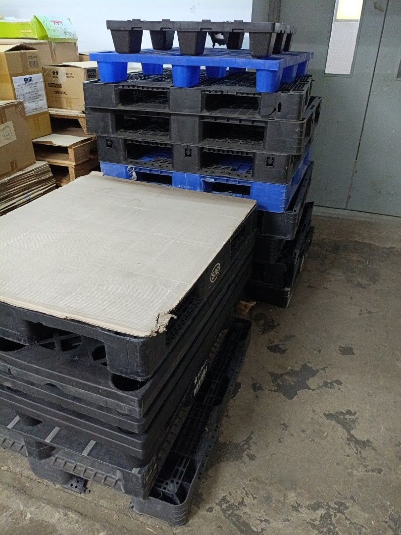 Plastic Pallets （分類：家居改善及收納用品）位於 Hong Kong。 由 eagle108 提交（商品編號 1408596167，圖片 3）。簡介： 實淨靚卡板 屯門天后廟自取 #膠卡板#屯門。
