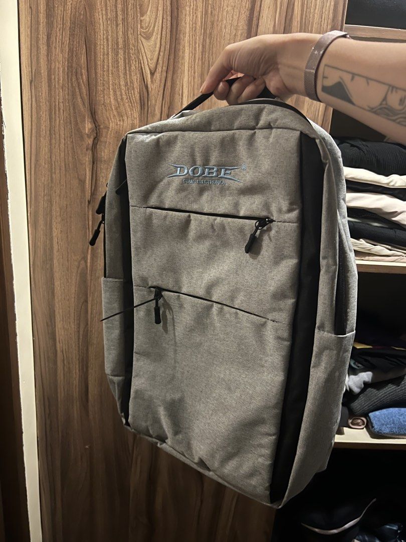 Playstation 5 (PS5) Digital Edition with 1 Dualsense Controller + Free Bag (Category: PlayStation) located in Pasay City. Submitted by h.sal (Listing ID 1434930064, Image 3). Description: Selling my barely used PS5 (825GB). Inclusions: - 1 Dualsense Controller - 1 Playstation Bag - Charging cables No more box. .