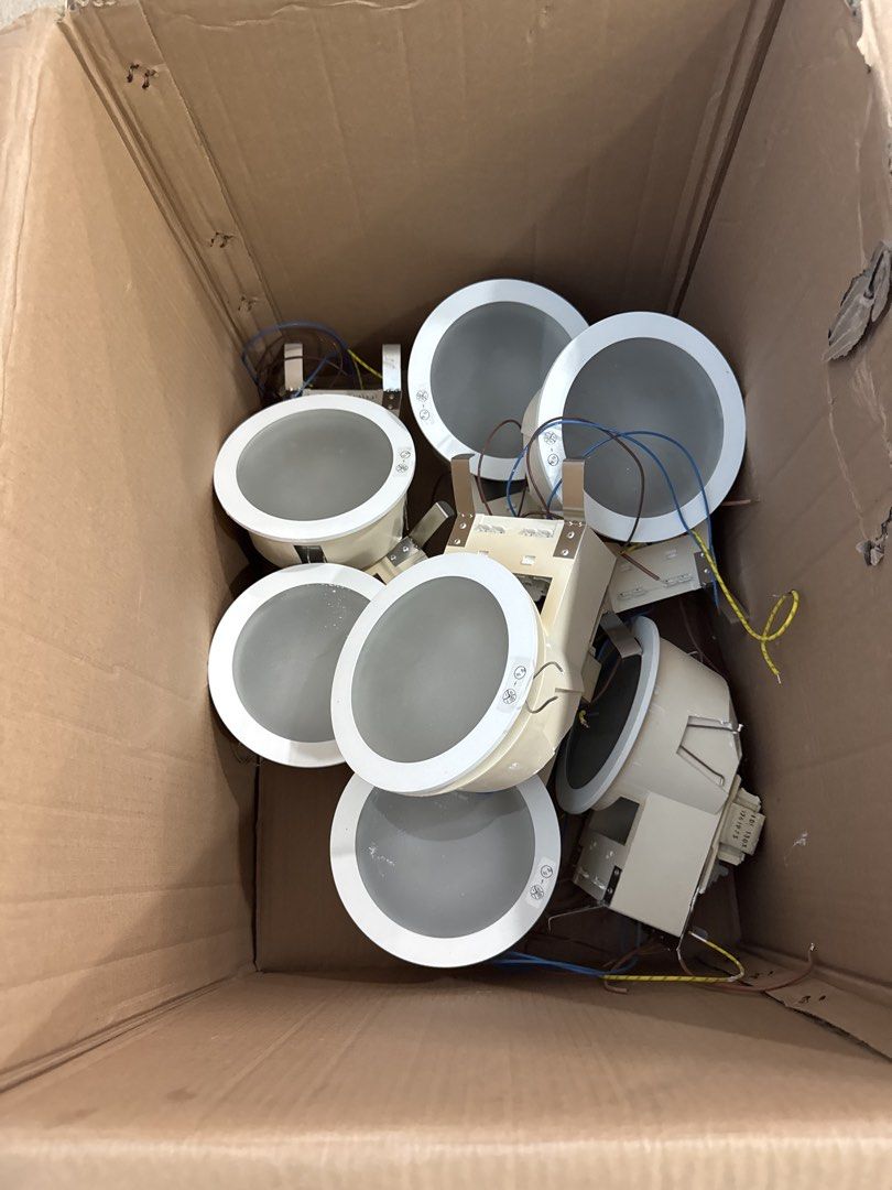 PLC Casing down light (Category: Lighting & Studio Equipment) located in Singapore. Submitted by malongski16 (Listing ID 1434846939, Image 1). Description: - Unused recessed lighting fixtures - Multiple units included - Ideal for renovations or new builds self Collect. in CT hub 2 kallang ave nearest mrt Bendemeer.