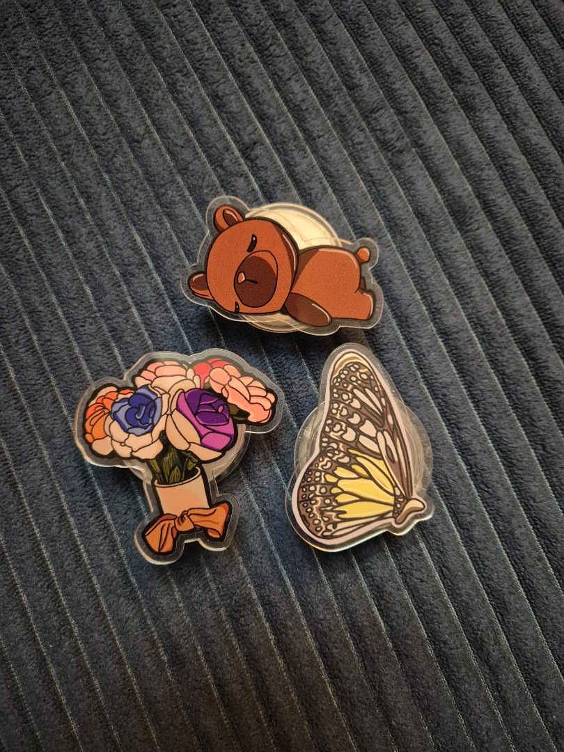 Pop socket (Category: Other Mobile & Gadget Accessories) located in Petaling Jaya. Submitted by arts.creative (Listing ID 1434953389, Image 1). Description: Pop socket each 5rm 12 rm for the 3 designs 💜.
