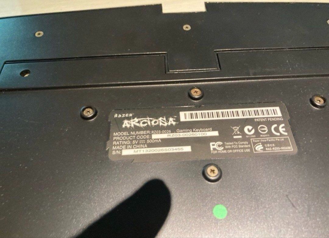 Razer Arctosa Gaming Keyboard (Category: Computer Keyboard) located in Bacoor. Submitted by justinnna (Listing ID 1434823944, Image 3). Description: - Razer Arctosa keyboard - Full-sized layout - Features media control keys - Black color - Model number: RT71-0024.