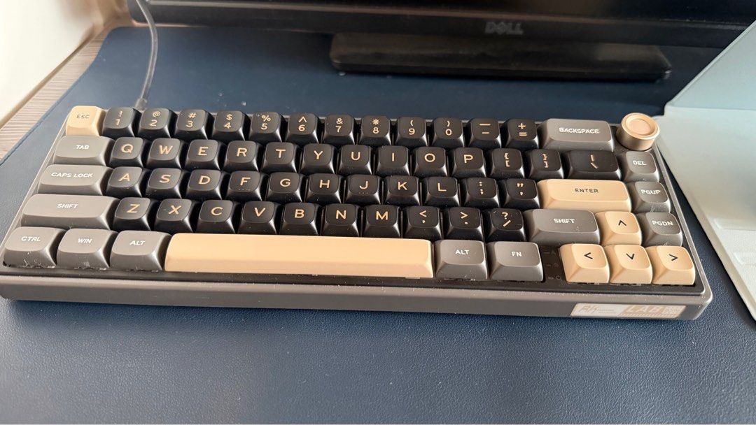 Royal Kludge RK65 Mechanical Keyboard439434280437043205