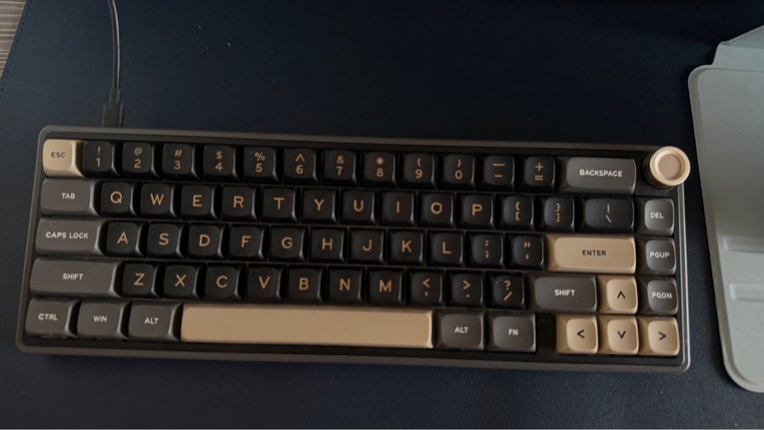 Royal Kludge RK65 Mechanical Keyboard439434280437043204