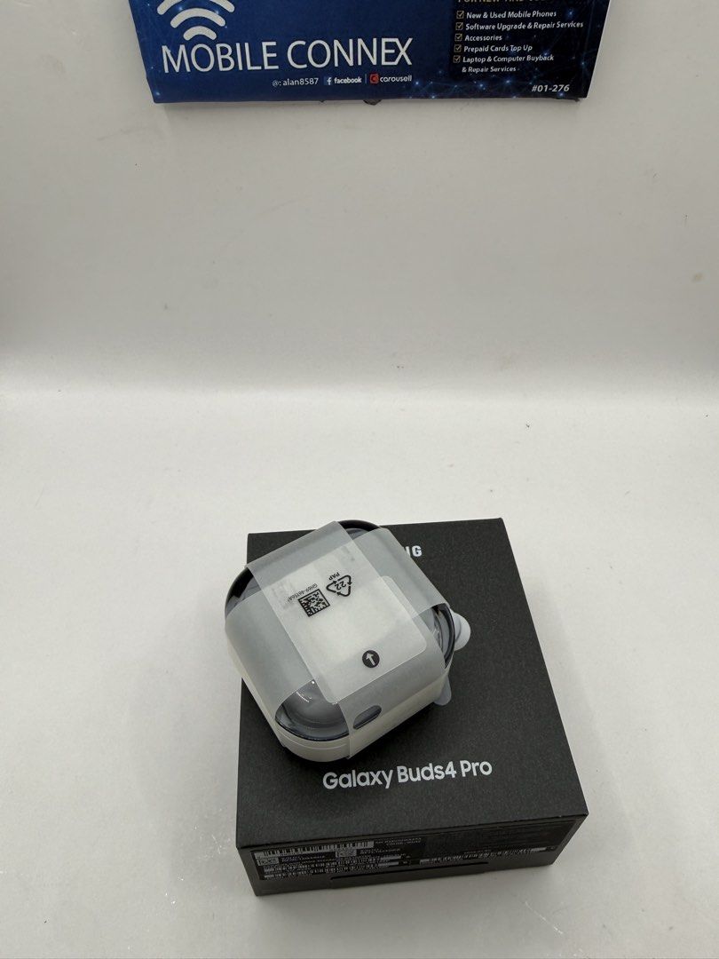 Samsung Galaxy buds4 pro white