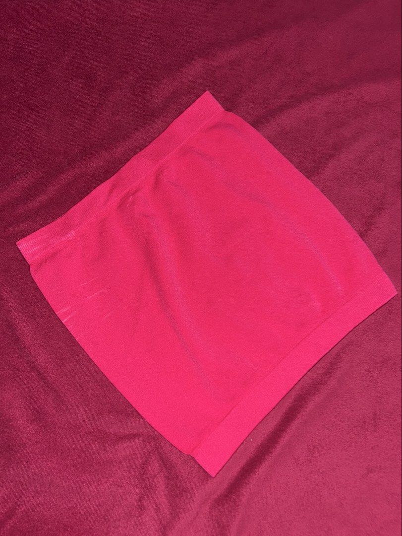 Seamless Tube Top (Category: Others Tops) located in Polangui. Submitted by declutterw_kat (Listing ID 1434967932, Image 1). Description: - never been used - good condition - color: pink rfs: decluttering .