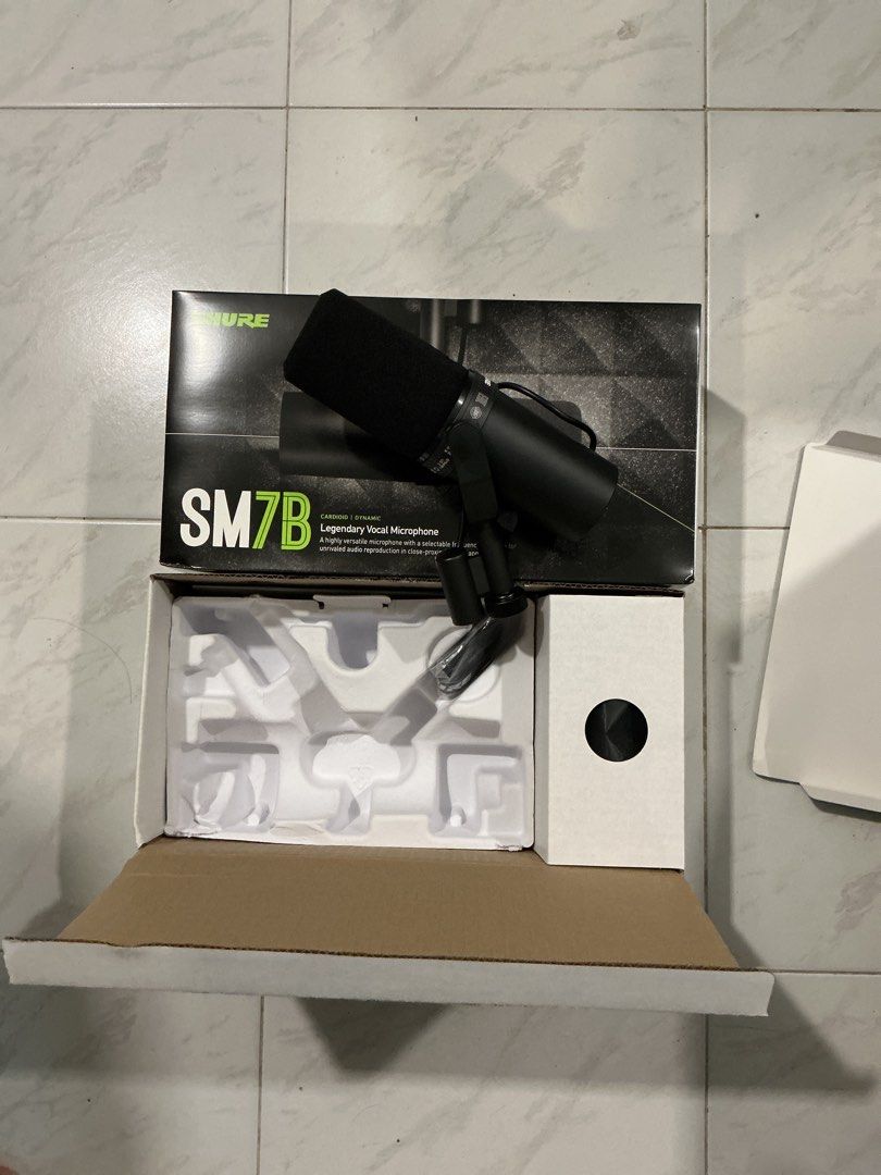 Shure SM7B Microphone439419657782579200