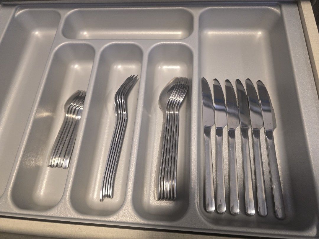 Stainless Steel Cutlery Set - Forks, Spoons, Knives