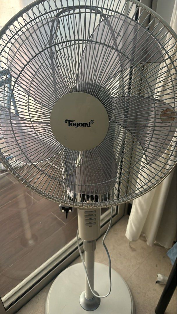 Standing fan