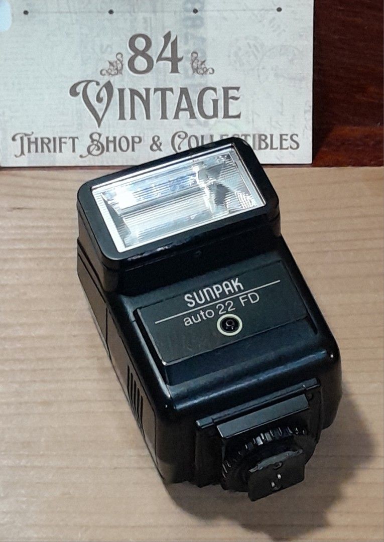 Sunpak Auto 22 FD Flash (Category: Flashes) located in Las Pinas. Submitted by 84vintage (Listing ID 1434871369, Image 1). Description: Tested working and in very good condition. Great for Street photography with your Vintage cameras. With 2 auto modes plus manual. Actual photos posted. Please examine them carefully as they are part of the description. --📌 MUST READ Before Dealing with us 📌-- ⚠️Price is posted. No lowballs please. ⚠️Vintage ite
