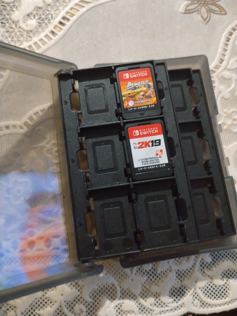 Switch game bundle free case (Category: Nintendo) located in Manila. Submitted by cruzivanpatrick (Listing ID 1434806591, Image 1). Description: switch game set nba 2k19 brawlout free na yung case meet up lrt 1 abad santos station deliver kayo mag book g cash shipping payment first lbc thanks.