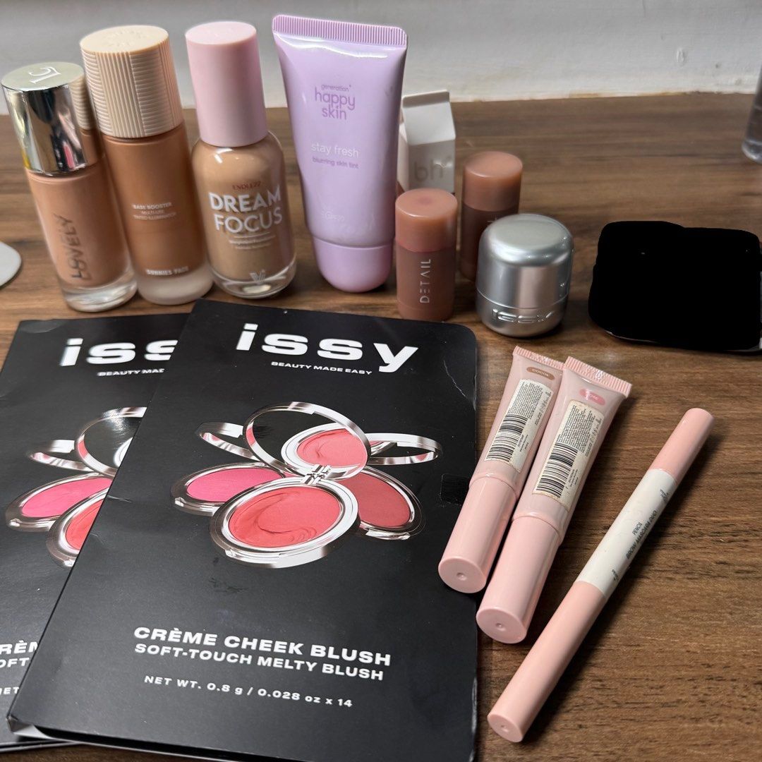 TAKE ALL! Used Local Makeup (Category: Makeup) located in Quezon City. Submitted by shopsofiascloset (Listing ID 1431694547, Image 1). Description: Take all makeup - Lovely Causemetics - Light Medium - Sunnies Face - Base 03 - Vice Cosmetics - LM1 - Happy Skin - Light Medium - Detail - Casanova - Detail - Bisque - Beauty Hive - Cocoa Milk - Issy - Ride - Kiko Milano - Flawless Fushion Bronzer (SOLD) FREEBIES - 2 Issy Creme Cheek Blush Tester - 2 