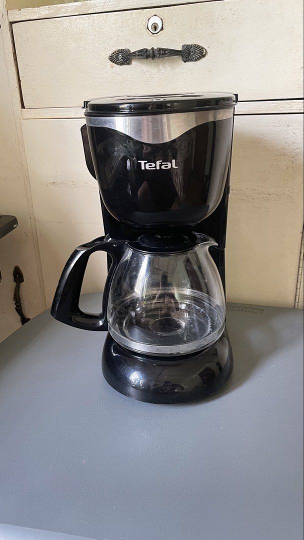 Tefal Coffee Maker (Category: Coffee Machines & Makers) located in Manila. Submitted by bads0824 (Listing ID 1434886112, Image 2). Description: Tefal Coffee Maker Color Black Loc: Indang, Cavite Rfs: Decluttering.