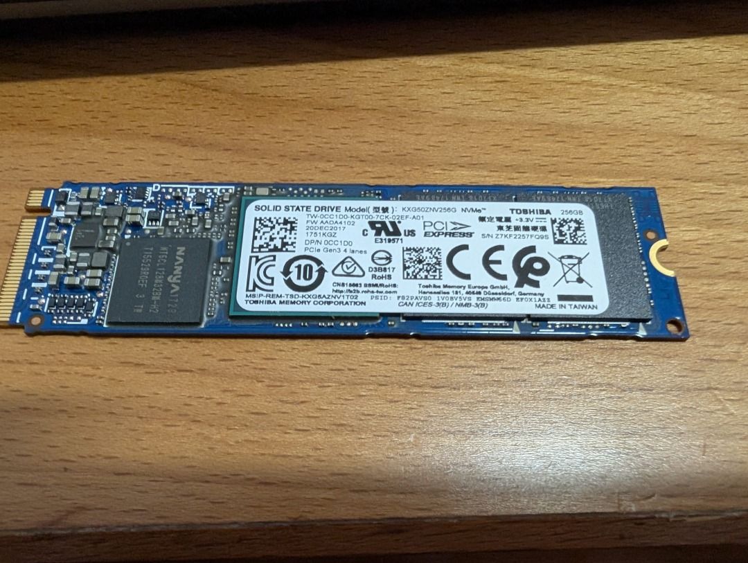 Toshiba XG5 256 GB M.2-2280 PCIe 3.0 X4 NVME Solid State Drive