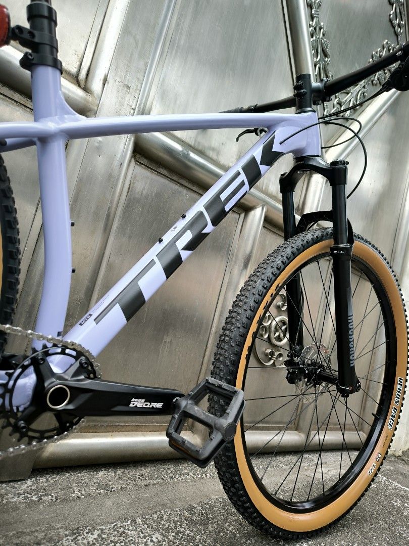 TREK PROCALIBER 6 2026 (29/M) (Category: Bicycles) located in Quezon City. Submitted by negrosyante (Listing ID 1434843090, Image 3). Description: TREK PROCALIBER 6 2026 BRAND NEW PRICE: ₱70,990.00 + UPGRADE❗ NOW SELLING: ₱59,999.00 NEGOTIABLE PA 🙏 BRAND NEW CONDITION😉 KALALABAS LANG NG UNIT SA SHOP🫡 LOCATION: QC EAST AVE TREK PROCALIBER 6 2026 (29/M) ROCKSHOX JUDY FORK 29ER/ 120MM TRAVEL BONTRAGER COCKPIT BONTRAGER DROPPER SEATPOST MT200 HYDR