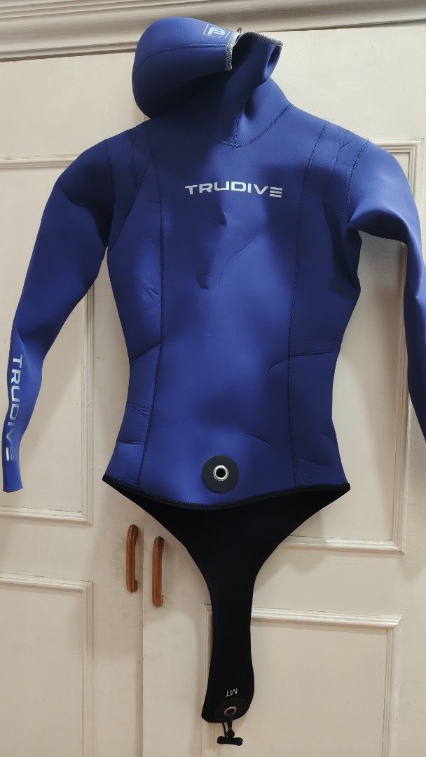 Trudive Wetsuit with Hood and Pants (Category: Rash guard) located in Quezon City. Submitted by trace.abella (Listing ID 1434963872, Image 1). Description: - Trudive wetsuit set reversible - Includes hooded top and pants - Top features Trudive logo and built-in hood - Top color: Blue and black - Pants color: Blue - Designed for diving/water sports - Top includes a crotch strap.
