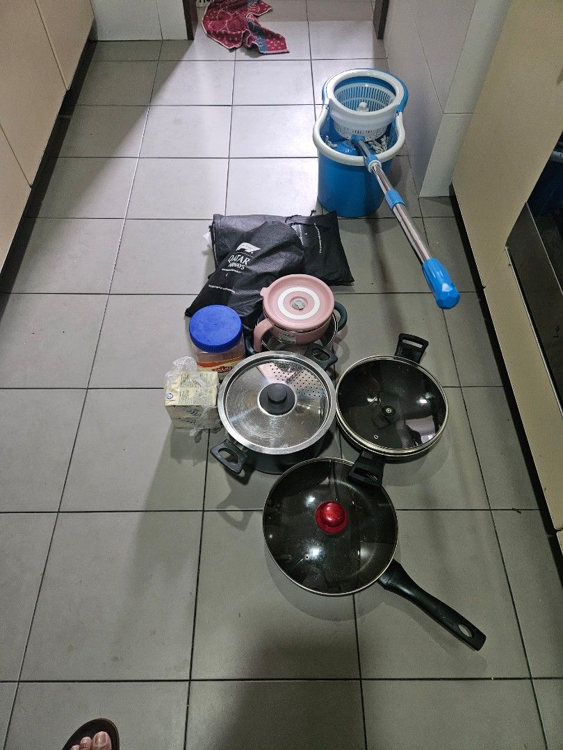 Used Kitchenware Set - Pots and Mop