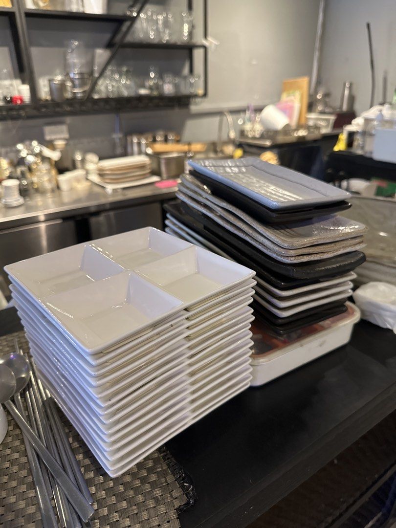 Used plates and cutlery439501795802501120