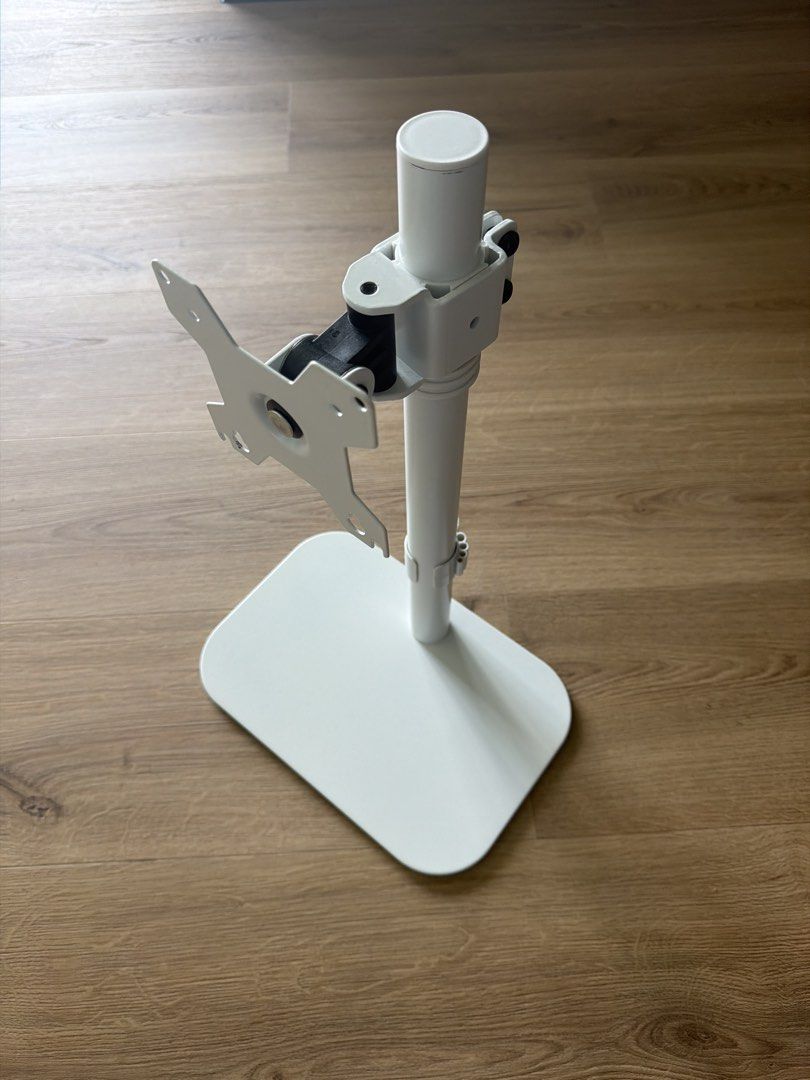 VESA Monitor Stand439438997550551041