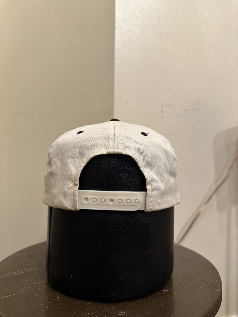 Vintage OG LOGO Chicago Bulls Cap (Category: Caps & Hats) located in Bacoor. Submitted by realbacktrack (Listing ID 1434889472, Image 3). Description: - Vintage Chicago Bulls cap - Iconic bull logo - White crown with black embroidery - Black brim - Adjustable strap - Green underside - Classic snapback design *snap issue (see pictures) *signs of usage * needswash.