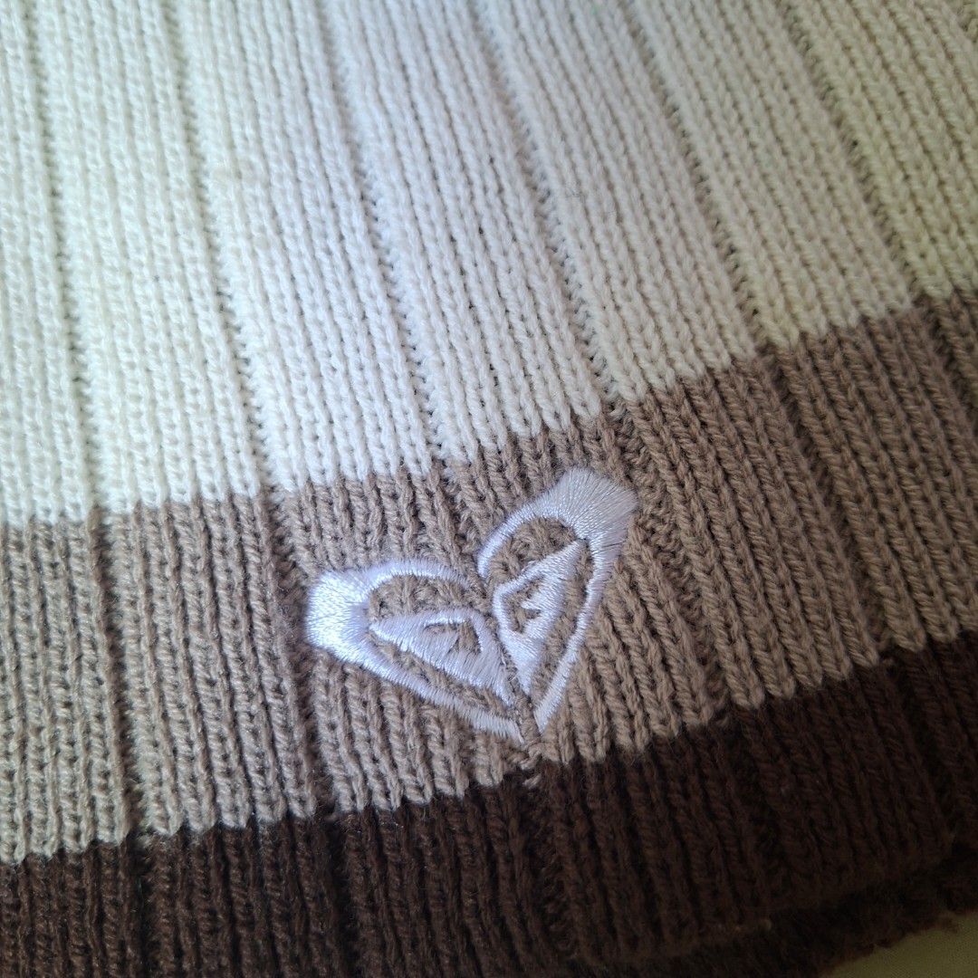 Vintage Quiksilver Acrylic Beanie (Category: Caps & Hats) located in Caloocan City. Submitted by xejdm.finds (Listing ID 1434997185, Image 2). Description: - Quiksilver beanie - Made of 100% acrylic - Features a striped design - Brown brim and white logo - Size: 58 cm - Brown interior.