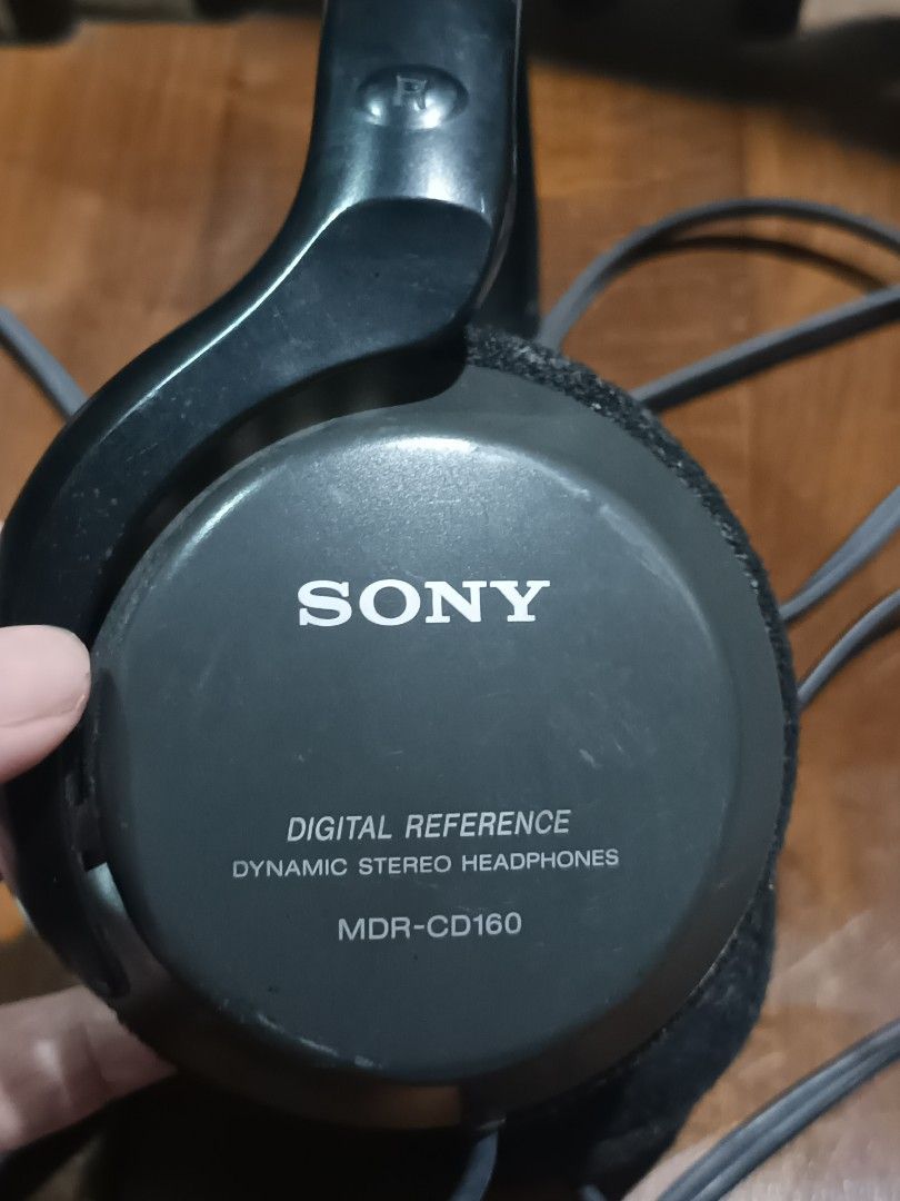 Vintage Sony MDR-CD160 Digital Reference Headphones (Category: Headphones & Headsets) located in Cebu City. Submitted by turuuru8992423 (Listing ID 1434931320, Image 1). Description: Vintage Sony MDR-CD160 Digital Reference Headphones Specs & Details: Model: MDR-CD160 Type: Circumaural (Over-ear), Open-back design Plug: Standard 3.5mm jack Features: Lightweight headband, "Digital Reference" tuning for clear mids and highs. Condition: Well Used/Go