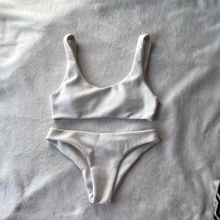 (Category: ) located in . Submitted by castoffs_ (Listing ID 1434931363, Image 1). Description: .