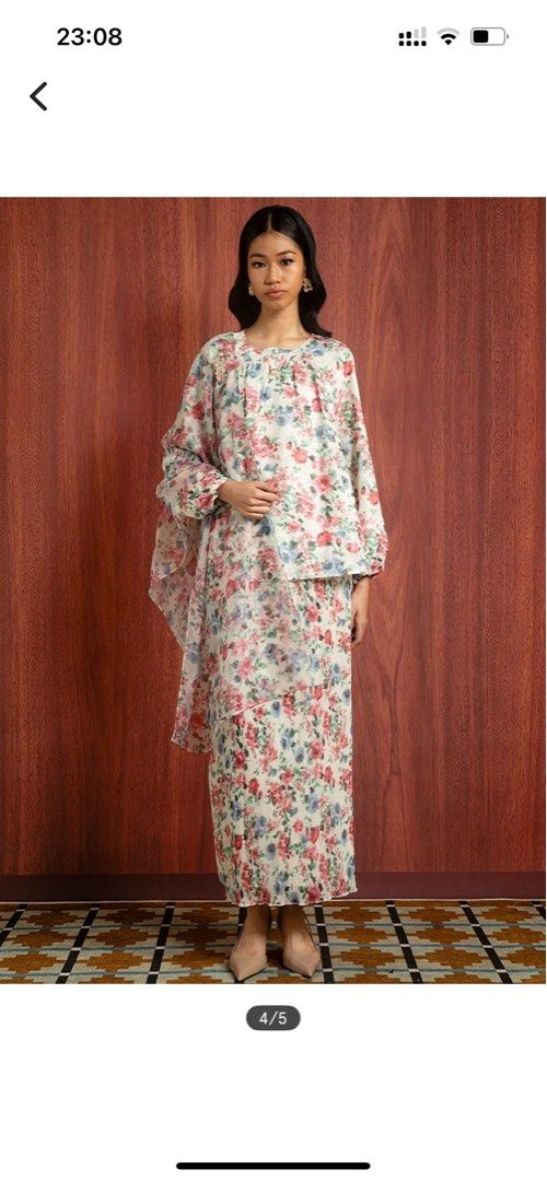 Zalia Floral Baju Kurung Set (Category: Baju Kurung & sets) located in Kuala Lumpur. Submitted by bysabrina (Listing ID 1434967698, Image 1). Description: - Zalia Baju Kurung Set - Floral print design - Includes selendang - Long-sleeved top - Available size M - Lightweight material - Perfect for special occasions and celebrations.