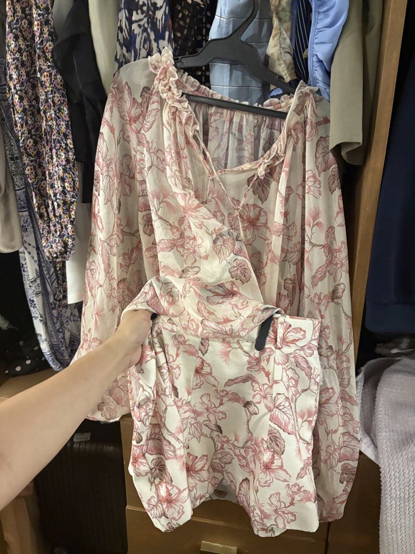 Zara Floral Print Co-ord Set (Category: Sets or Coordinates) located in Quezon City. Submitted by theoddyeti (Listing ID 1434949800, Image 2). Description: ZARA LIKE CO ORDS BOUGHT IN THAILAND - Floral print co-ord set - Top: Long sleeves, ruffled neckline with tie detail - Shorts: High-waisted with pockets - Lightweight fabric - Ideal for warm weather - Stylish and comfortable.