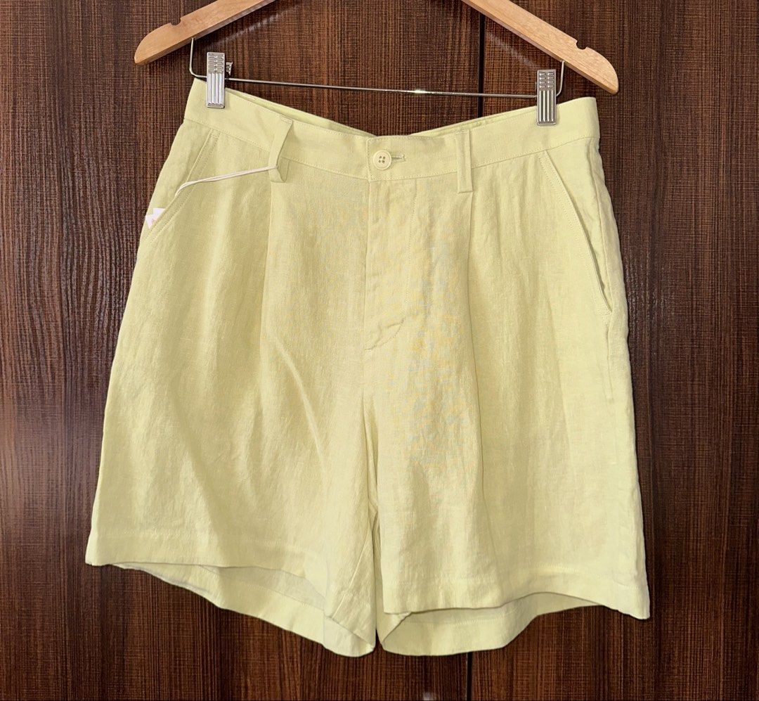 ZARA Linen Shorts for Men (Category: Chinos) located in Mandaluyong City. Submitted by brandsforless.ph (Listing ID 1434902675, Image 1). Description: - Brand new - With tags - Zara linen shorts -Color: Yellow Green - Waist: 30-31inch - Length: 17inch - Please take note that some photos may have minimal difference in color due to lighting or camera quality - Original Zara brand.