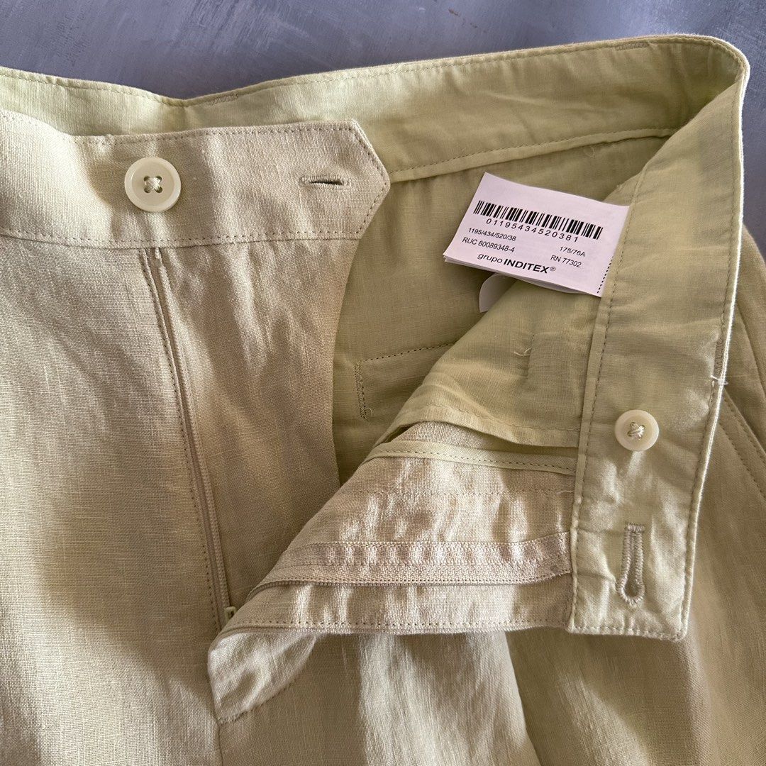 ZARA Linen Shorts for Men (Category: Chinos) located in Mandaluyong City. Submitted by brandsforless.ph (Listing ID 1434902675, Image 2). Description: - Brand new - With tags - Zara linen shorts -Color: Yellow Green - Waist: 30-31inch - Length: 17inch - Please take note that some photos may have minimal difference in color due to lighting or camera quality - Original Zara brand.
