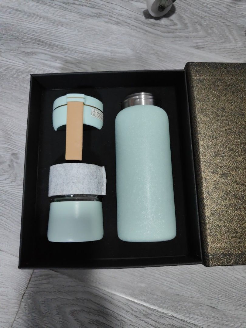 ZUO Water Bottle Set - Brand New439736620590704640