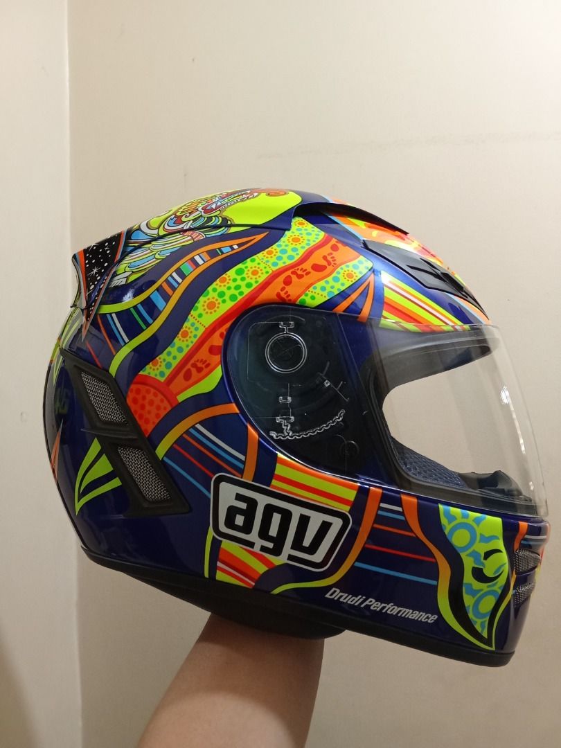 AGV Rossi Five Continents (Category: Helmets and other Riding Gears) located in Pasig City. Submitted by kamote_lover0727 (Listing ID 1435148962, Image 1). Description: For Sale AGV AF1 Rossi Five Continents Size Small, used but not abused .