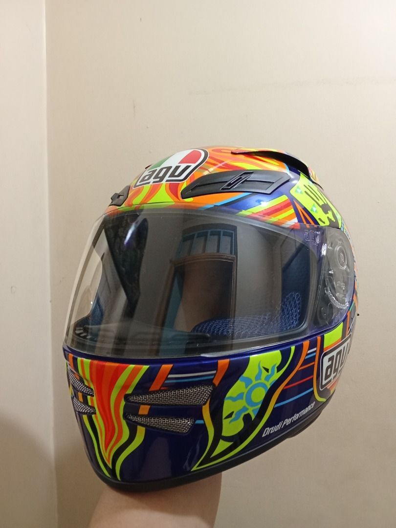 AGV Rossi Five Continents (Category: Helmets and other Riding Gears) located in Pasig City. Submitted by kamote_lover0727 (Listing ID 1435148962, Image 2). Description: For Sale AGV AF1 Rossi Five Continents Size Small, used but not abused .