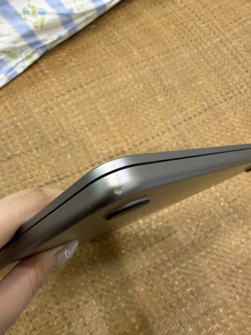 Apple MacBook Air - Silver440098736257126404