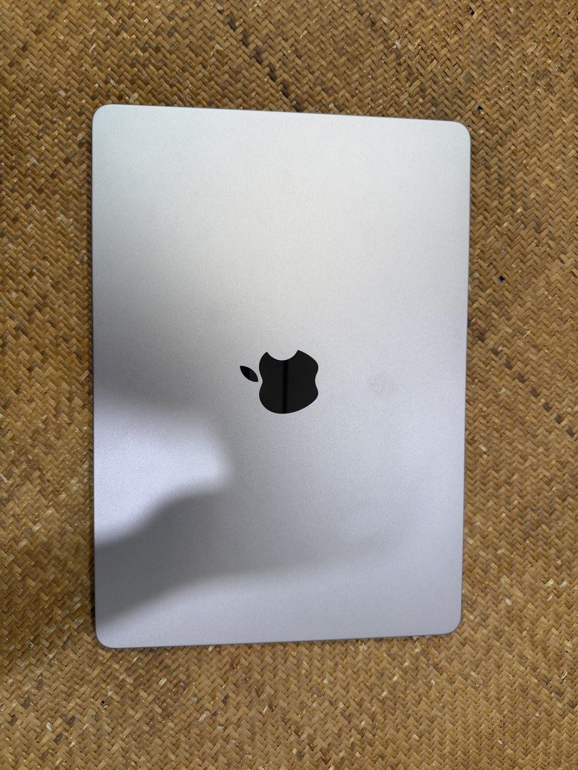 Apple MacBook Air - Silver440098736257126400