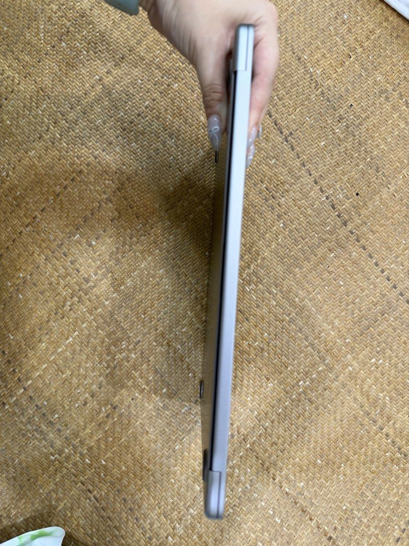 Apple MacBook Air - Silver440098736257126406