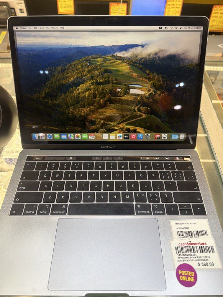 Apple MacBook Pro440470902754529280