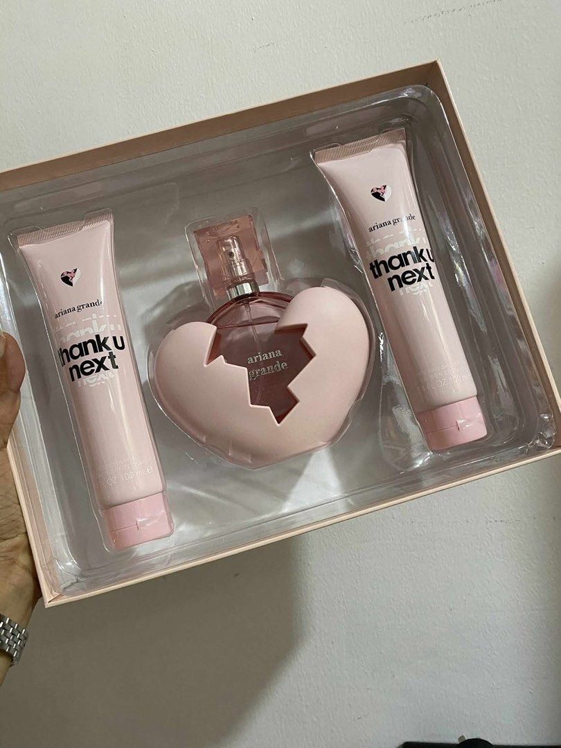 ARIANA GRANDE THANK U NEXT GIFT SET (Category: Fragrance & Deodorants) located in Manila. Submitted by embere_shop (Listing ID 1435169436, Image 1). Description: 📌Perfect gift for birthdays, o kahit anong okasyon! ✨Hindi ka mapapahiya, promise same na same sa 0G ang amoy at long-lasting pa. Kung may budget ka, ito na ang best choice mo💗💐 📌Please read the last image carefully - all details are already provided. ❗️Offers below the regular price