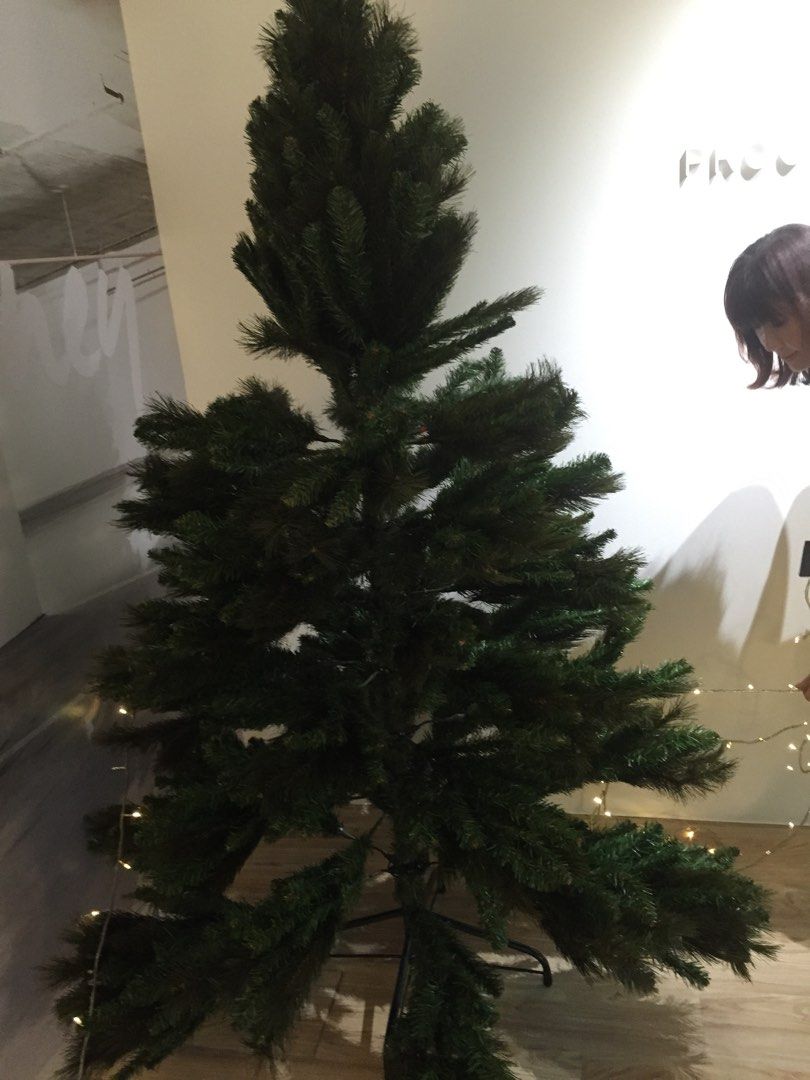 Artificial Christmas Tree with Decorations440154898239344641
