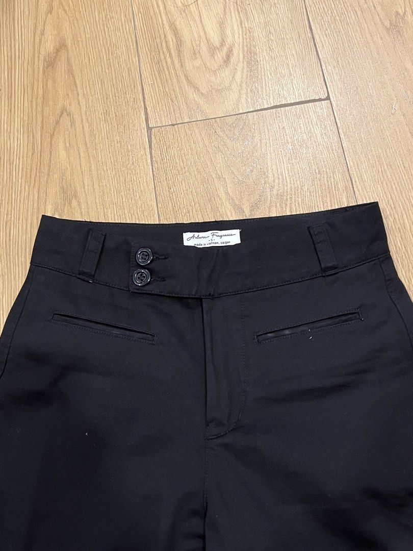 AUFRA Black Wide Leg Pants (Category: Other Bottoms) located in Mandaluyong City. Submitted by chelzeee (Listing ID 1435034277, Image 2). Description: vietnamese brand rlly nice quality! retails for 1900 rfs: dont like the fit on me.