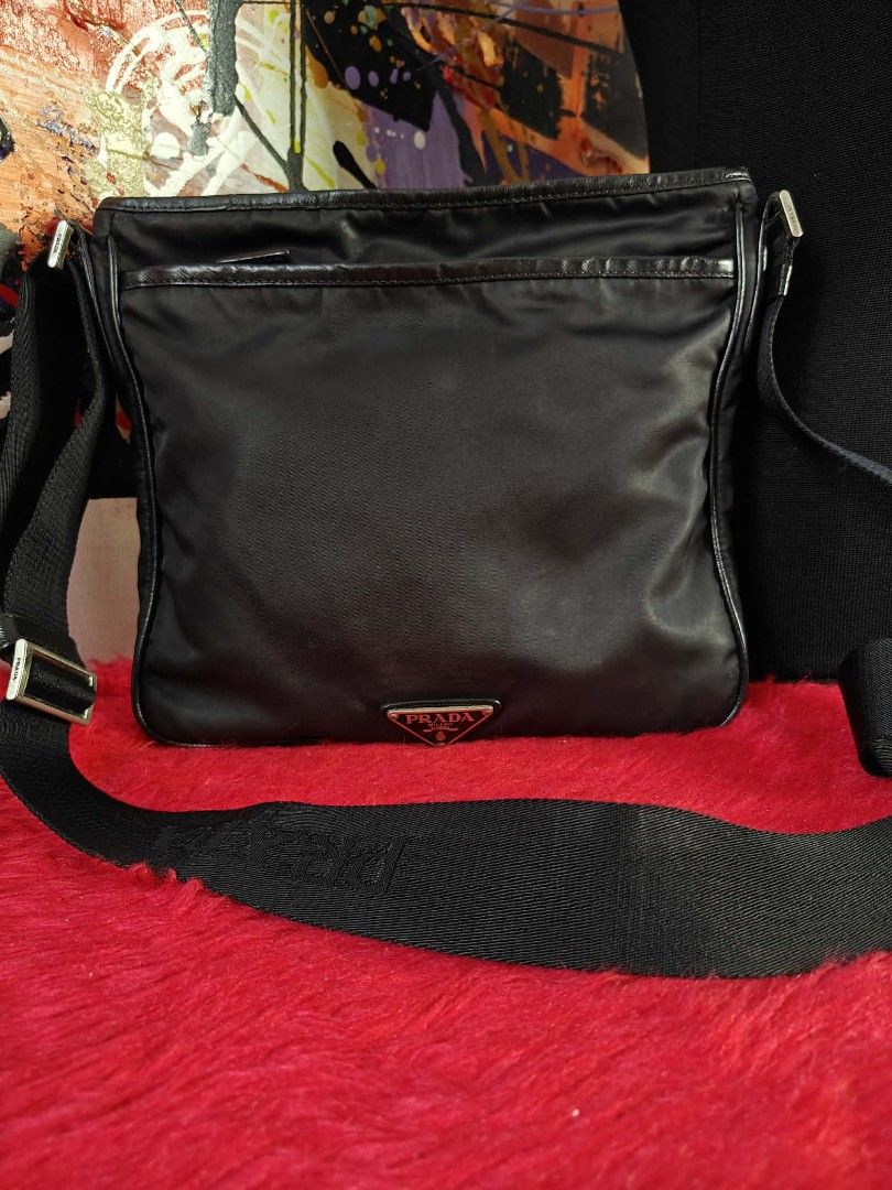 Auth Prada crossbody bag (Category: Luxury Bags & Wallets) located in Las Pinas. Submitted by anna_so2 (Listing ID 1435138314, Image 1). Description: good condition no flaws sign of used lang 🥰.